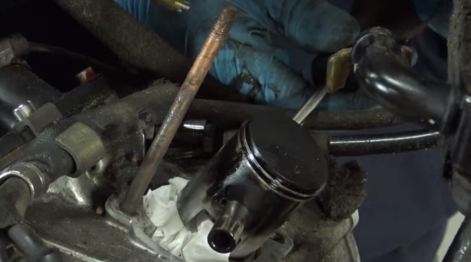 Change piston cylinder step18